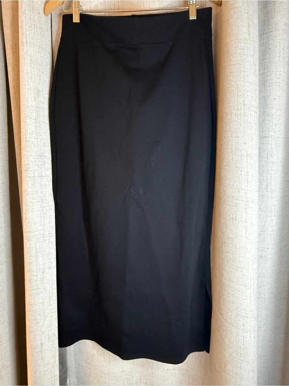 Classic Black Midi Skirt - Sleek Everyday Staple